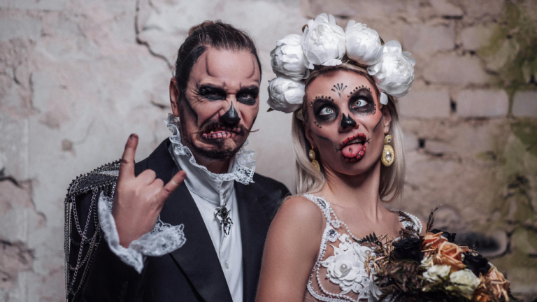 30 Couples Halloween Costume Ideas That Are Cute And Actually Matching